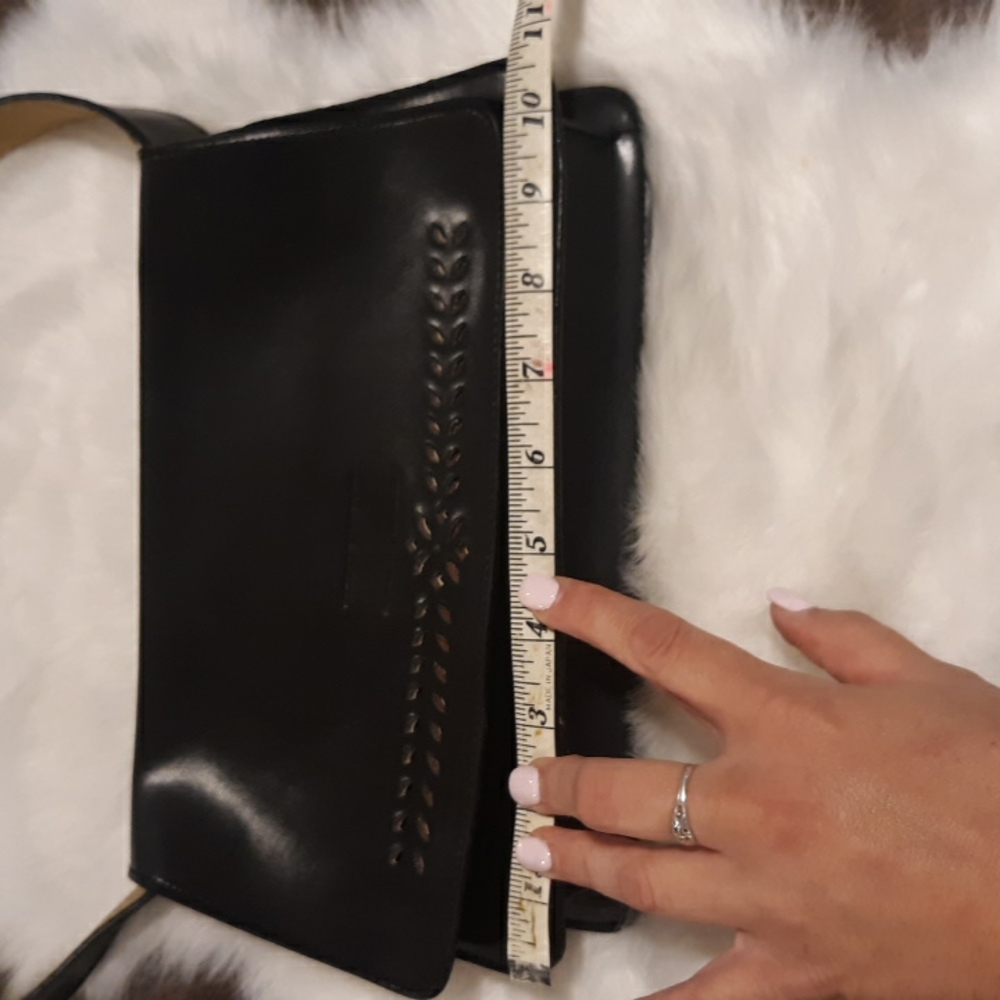Black Mondani New York Shoulder Purse Cutout Style - Picture 10 of 12